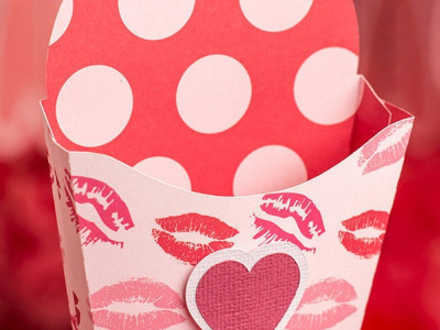 Heart treat box