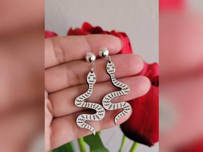 Aretes tipo culebra en MDF