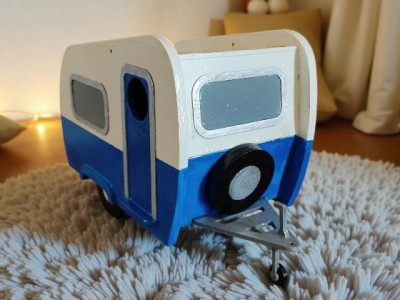 Caravan Bird House